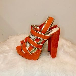 *PRICE⬇️* NWOT PLATFORM STRAPY HEEL Burnt orange